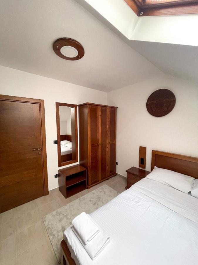 Apartments & Rooms Brijest Plav Esterno foto